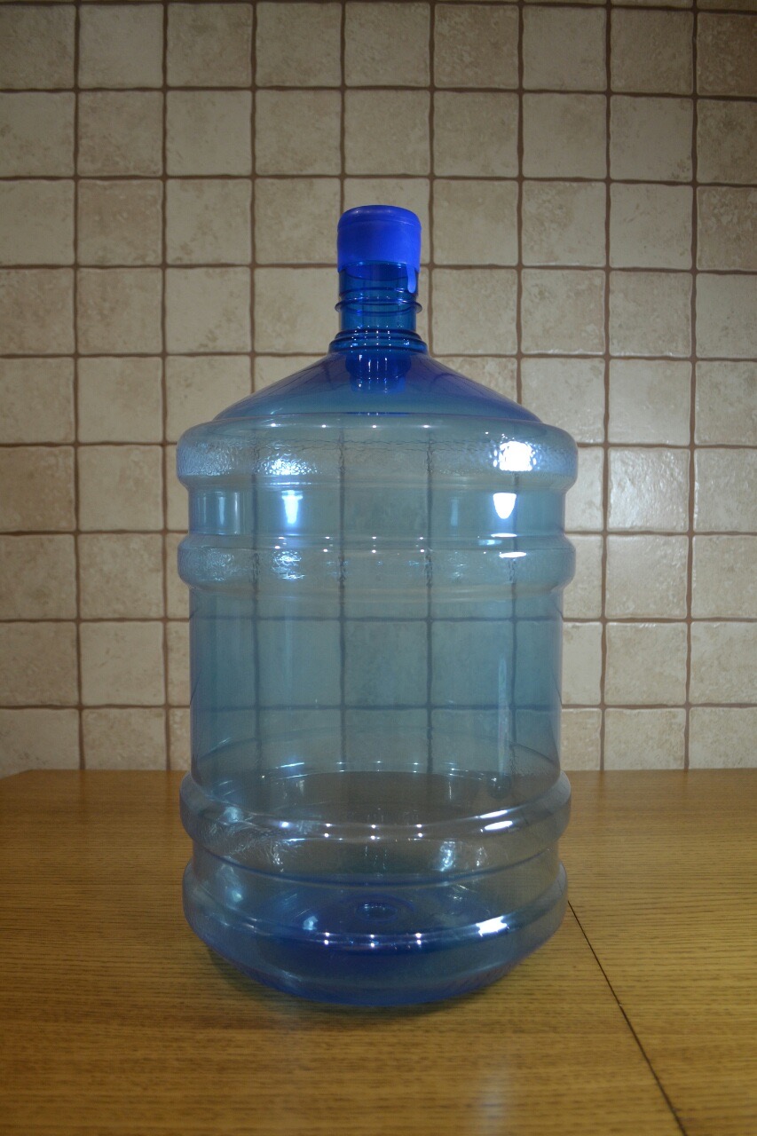 пет пляшка на 19л