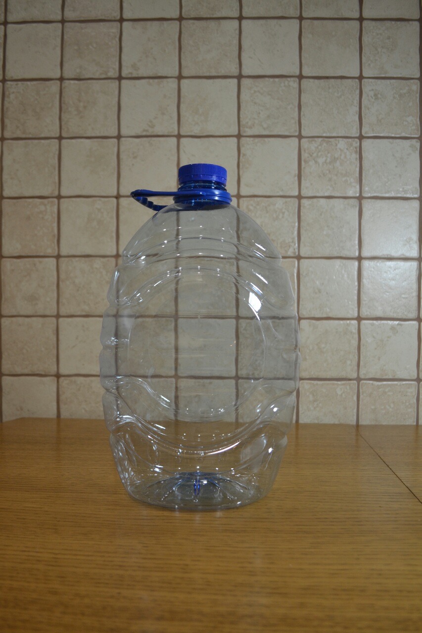 пет пляшка на 6л